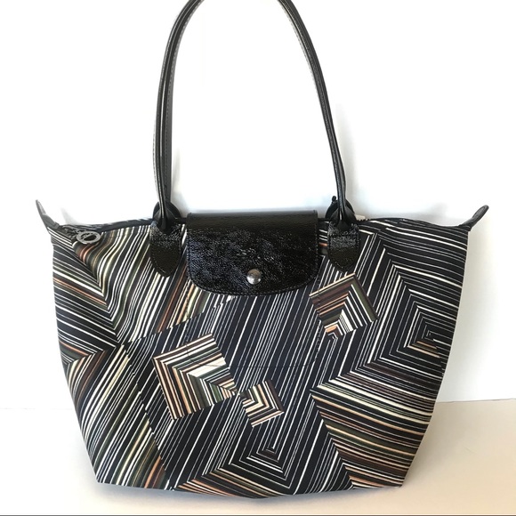 SOLD ! LONGCHAMP Medium Nylon Tote - Picture 7 of 9